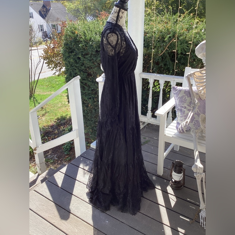 Baltic Born Midnight Lace Gown - Picture 3 of 6
